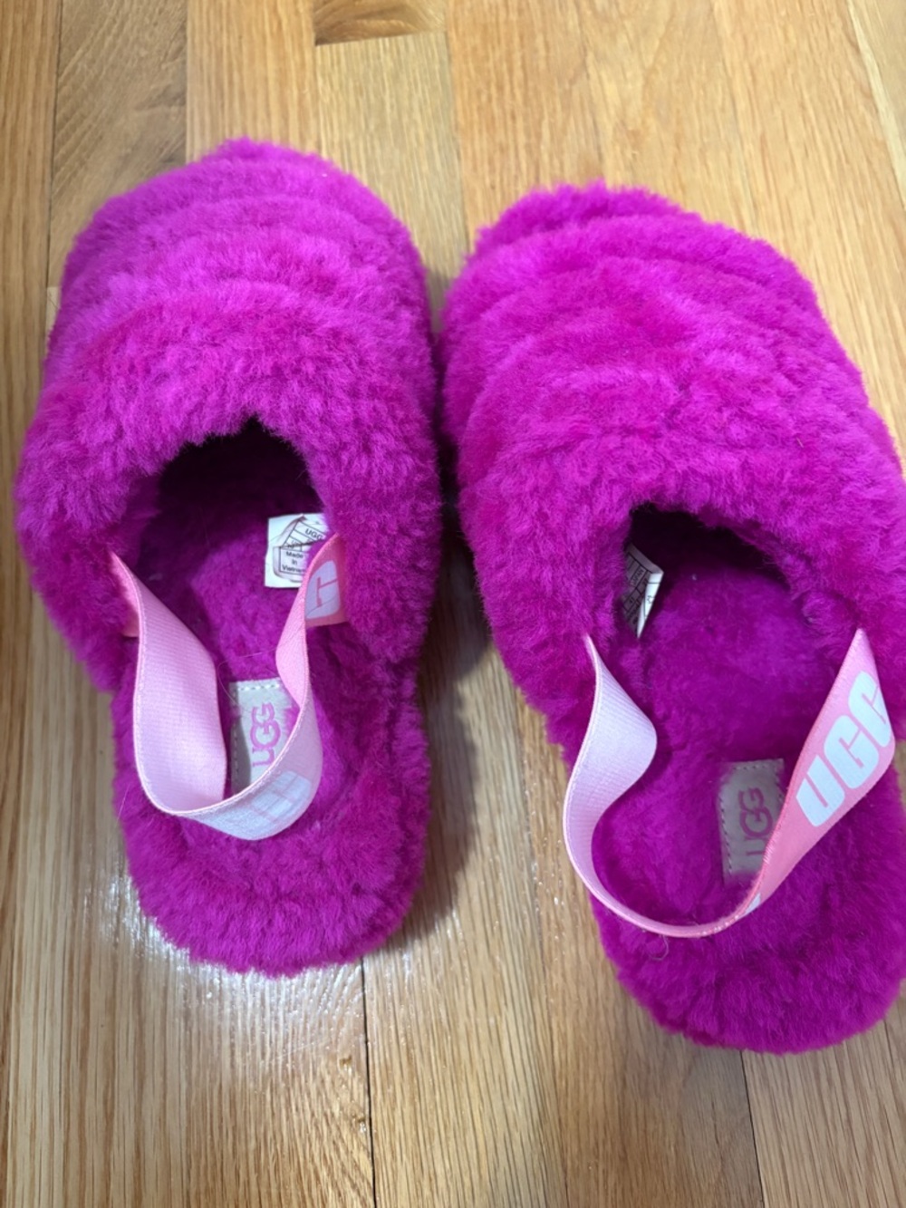 UGG Women's fluff yeah slipper